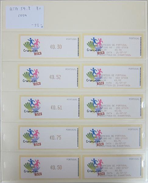 0265 (230).jpg -     Lote:    265      Colecção Especializada - Etiquetas      Lotes Especiais       Descrição:      1981/2010 &mdash; Etiquetas.   Coleção composta por 12 álbuns com etiquetas desde percursoras e Framas até 2010, com provas, erros, FDC's, etiquetas novas e usadas, sobrescritos circulados, variedades de impressão e papéis. Importante estudo. Lote a ver.        Lote ETQ       Valor Base:     &euro; 3000,00     Valor Venda:     &euro;      